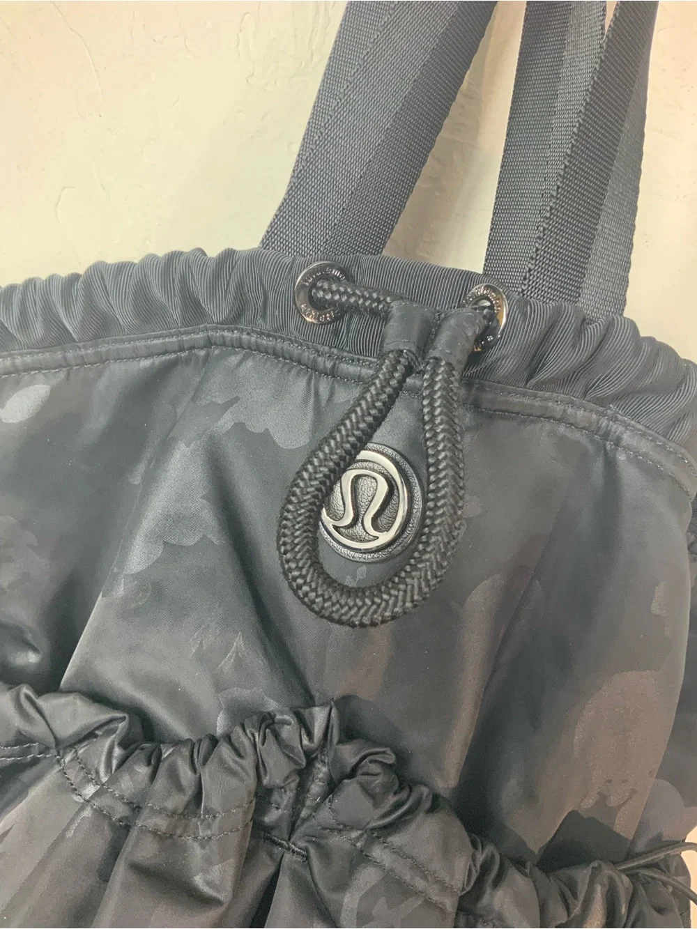 lululemon athletica pre owned
